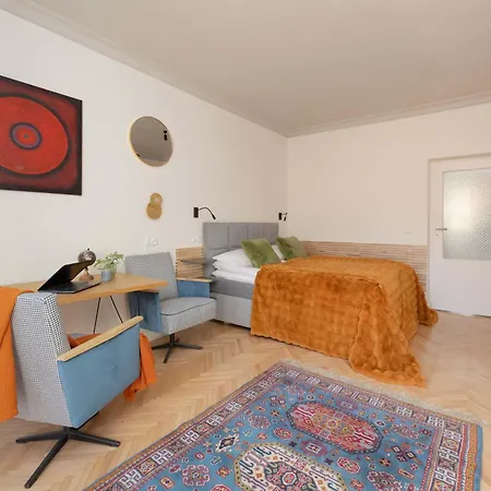 Apartamento Unique With Place For Remote Work In The Center By Renters
